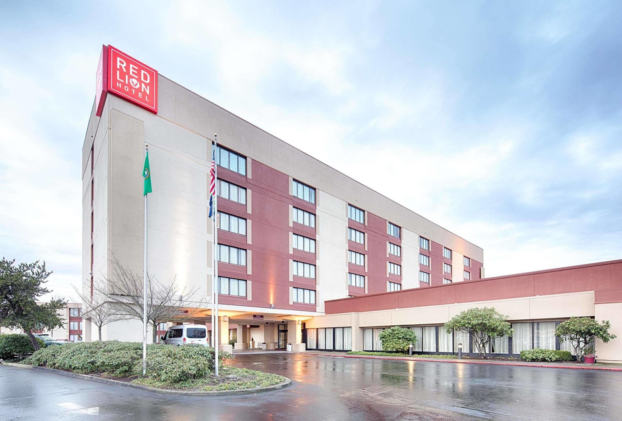 Red Lion Hotel & Conference Center - Seattle/Renton Exterior photo